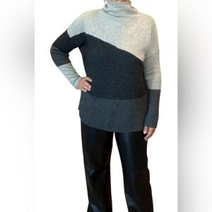 3 shades of gray 51% wool mock turtleneck EUC SIZE XL dropped shoulders